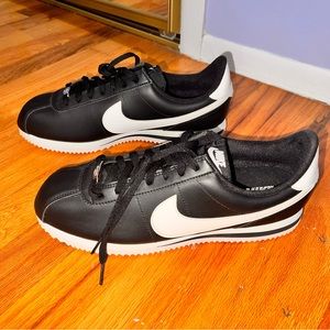Nike cortez new without tags not worn even once